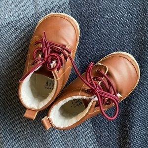 Gap Fleece Lined Soft Shoes 12-18 M